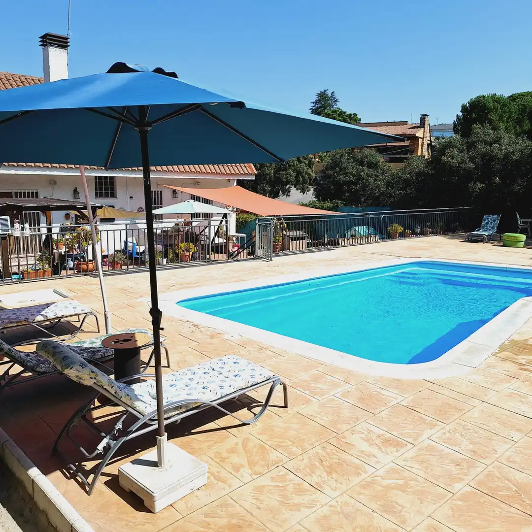 Piscina de Casa o chalet en venta en El Casar con Aire acondicionado, Calefacción y Jardín privado