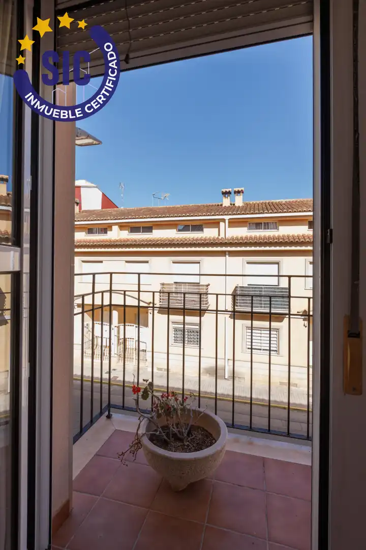 Vista exterior de Casa o xalet en venda en L'Alcúdia de Crespins amb Aire condicionat, Terrassa i Balcó