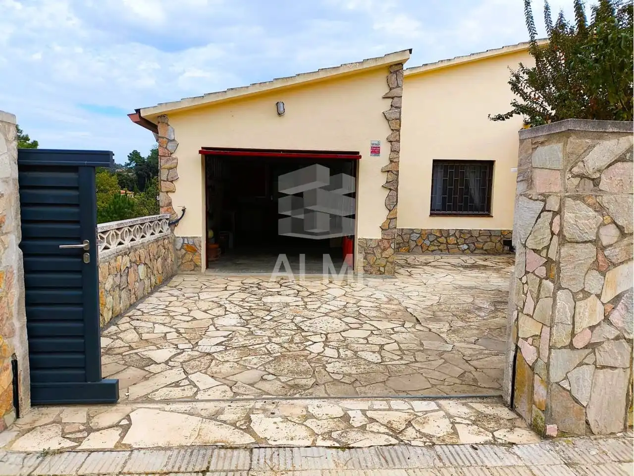 Casa con jardín en venta en Calle Mimoses