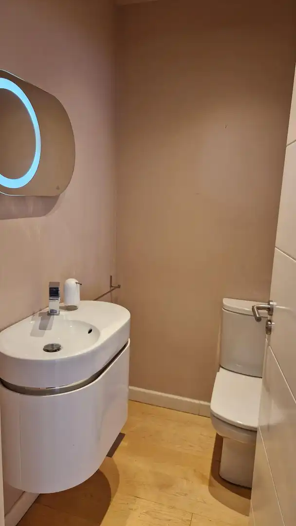 Bany de Dúplex de lloguer en Torrelavega  amb Calefacció i Balcó