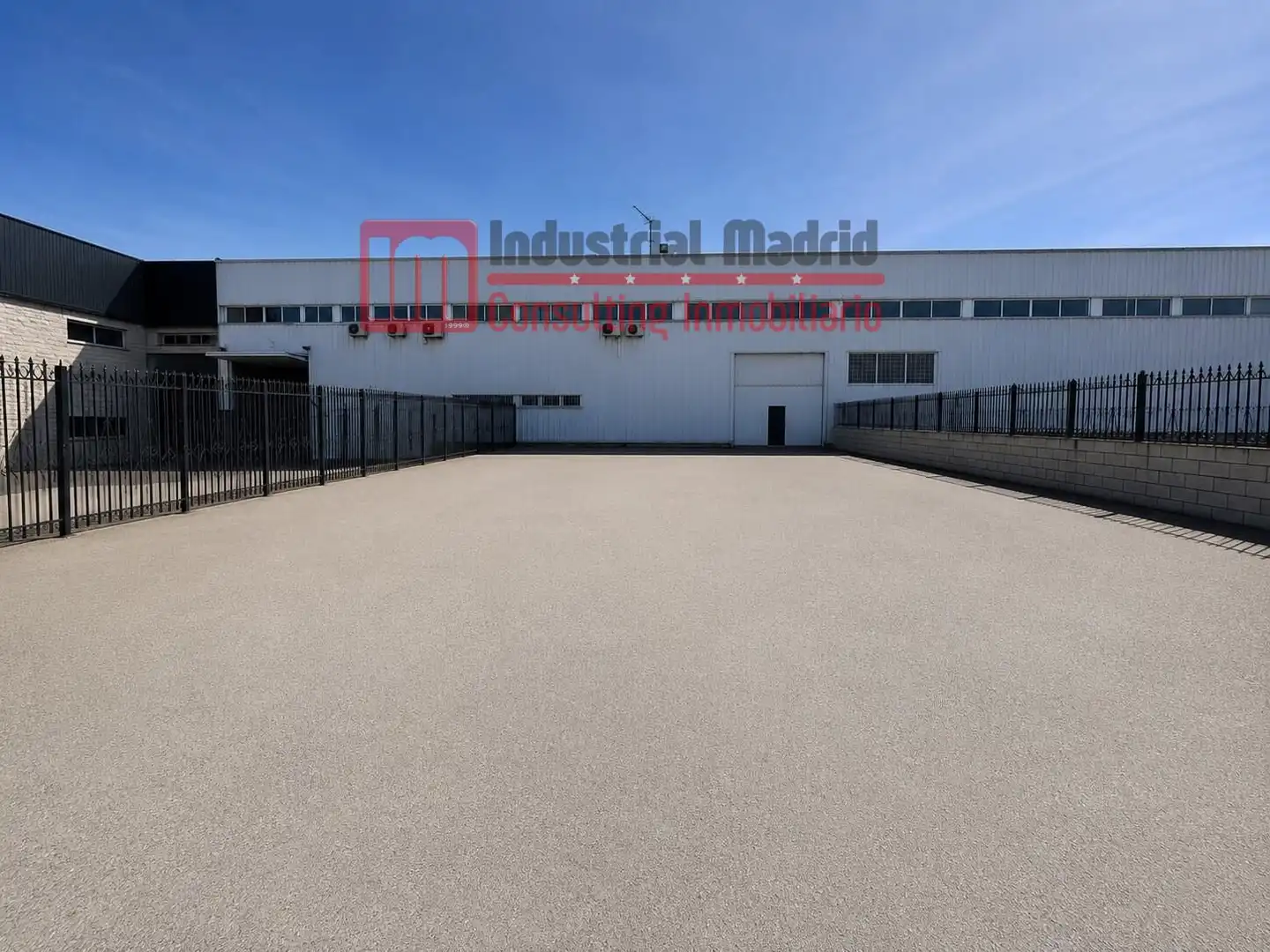 Parking of Industrial buildings for sale in Loeches