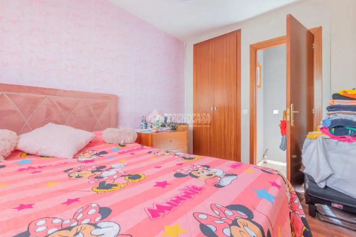 Dormitori de Casa adosada en venda en Málaga amb Aire condicionat i Traster