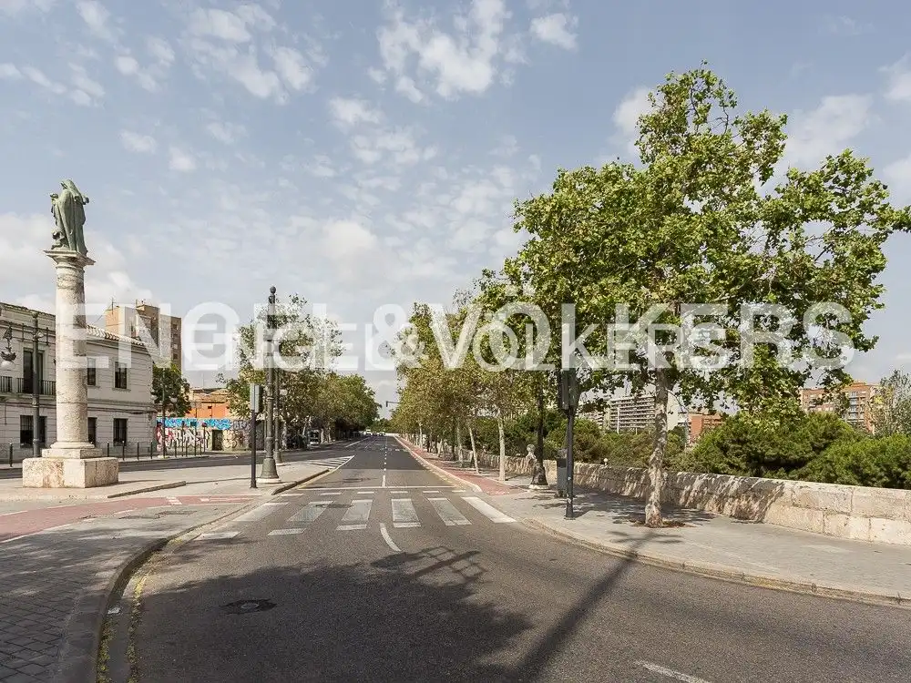 Vista exterior de Piso de alquiler en Valencia con Aire acondicionado, Calefacción y Jardín privado