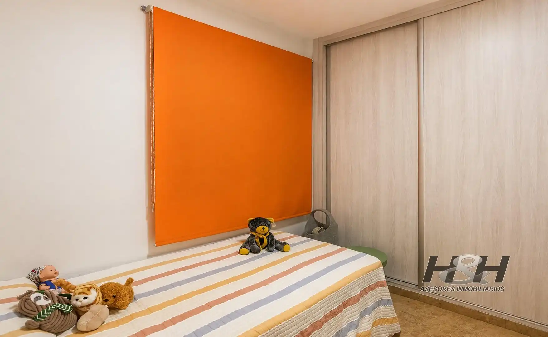 Habitación de Piso en venta en Burjassot con Aire acondicionado, Calefacción y Balcón