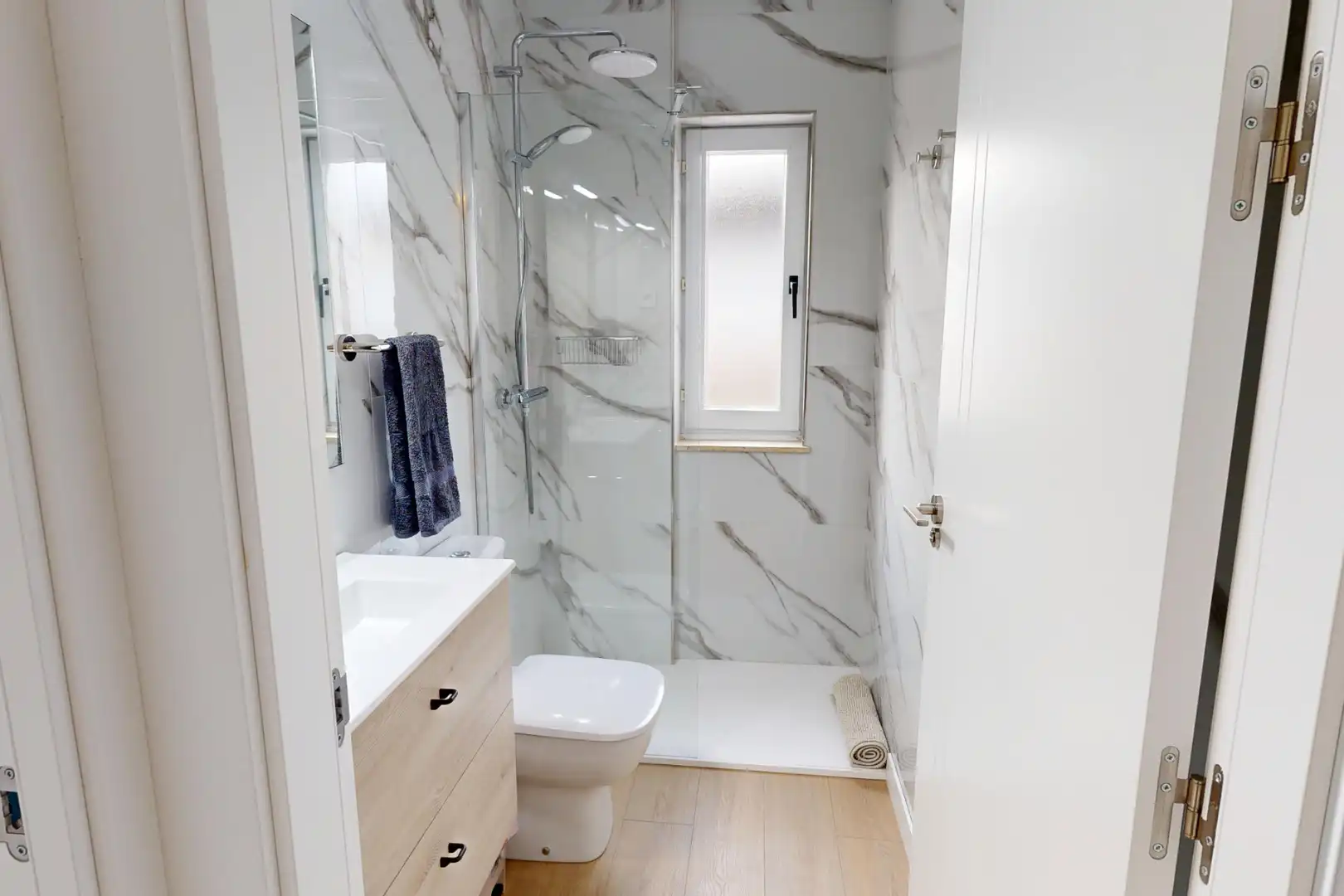 Baño de Casa o chalet de alquiler en Cartagena con Calefacción, Jardín privado y Parquet