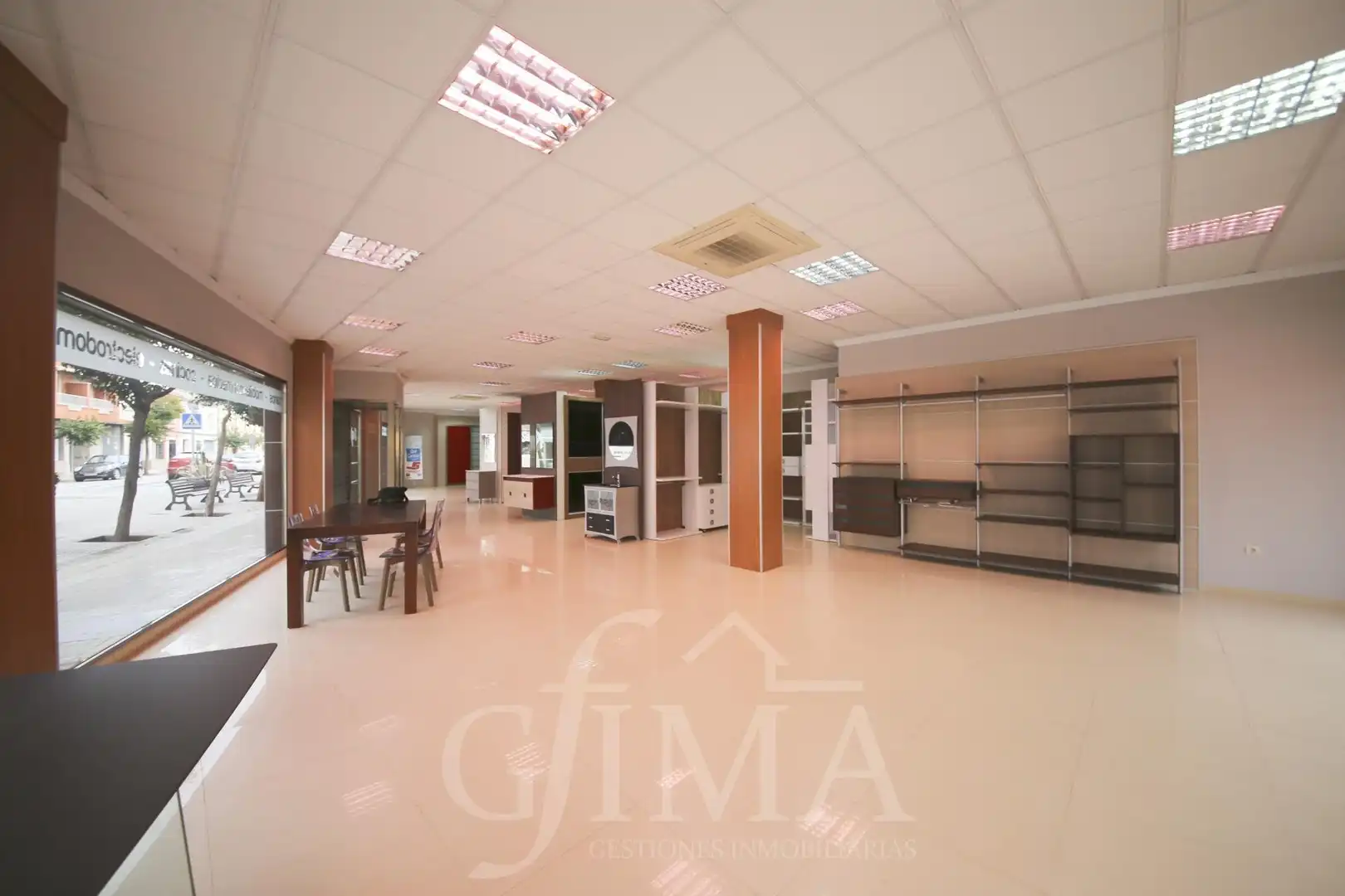 Local comercial de lloguer a Tomelloso