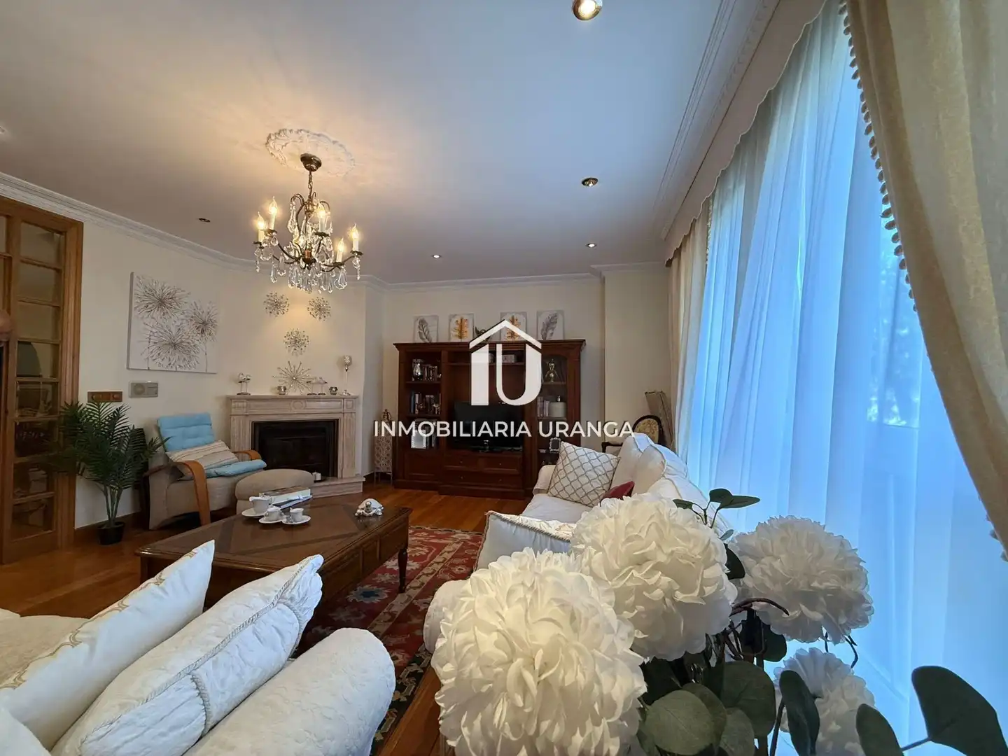 Sala de estar de Casa o chalet en venta en Laredo con Calefacción, Jardín privado y Terraza