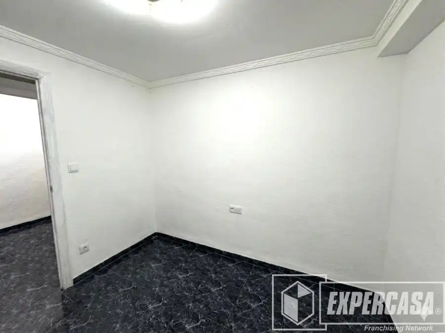 Flat for sale in Xirivella  with Air Conditioner and Heating