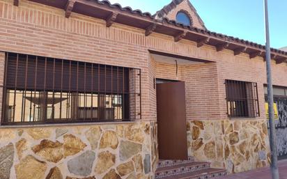 Außenansicht von Haus oder Chalet zum verkauf in Alcabón
