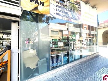 Local comercial en traspàs a Sud
