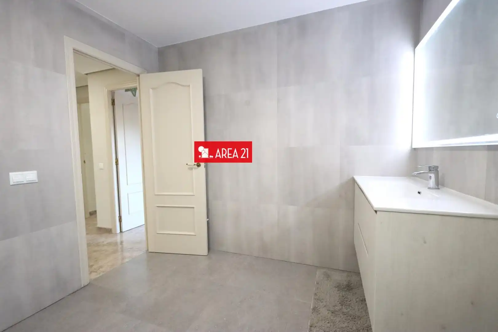 Houses for sale in La Pobla de Vallbona  with Heating, Terrace and Storage room