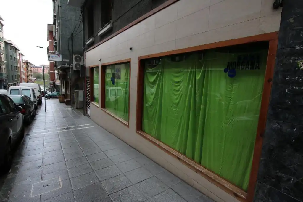Business premises for sale in Centro - Ariz - Uribarri, imagen 2