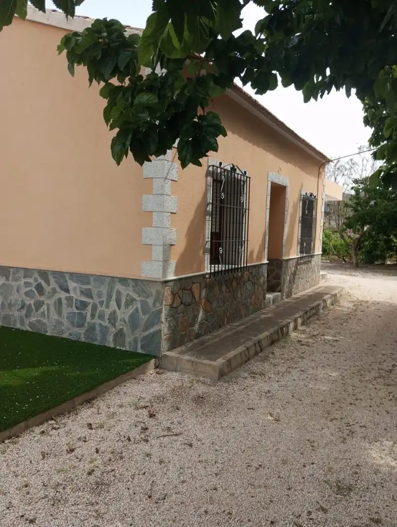 Vista exterior de Finca rústica en venta en Redován con Terraza, Piscina y Amueblado