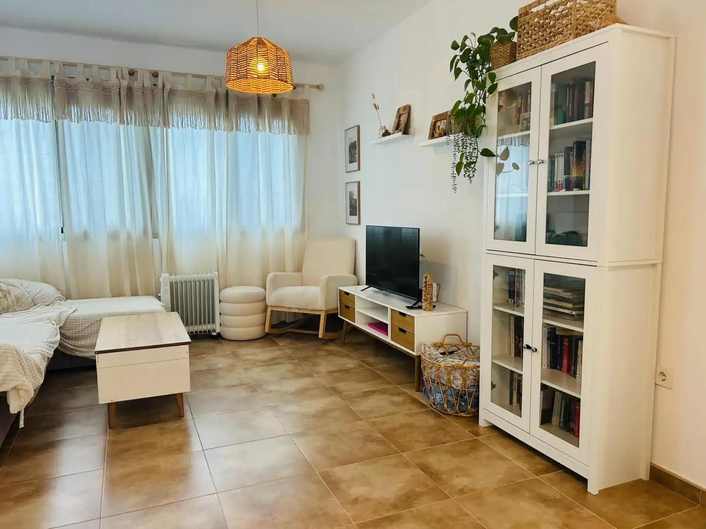 Sala d'estar de Casa adosada en venda en Los Alcázares amb Aire condicionat, Terrassa i Moblat