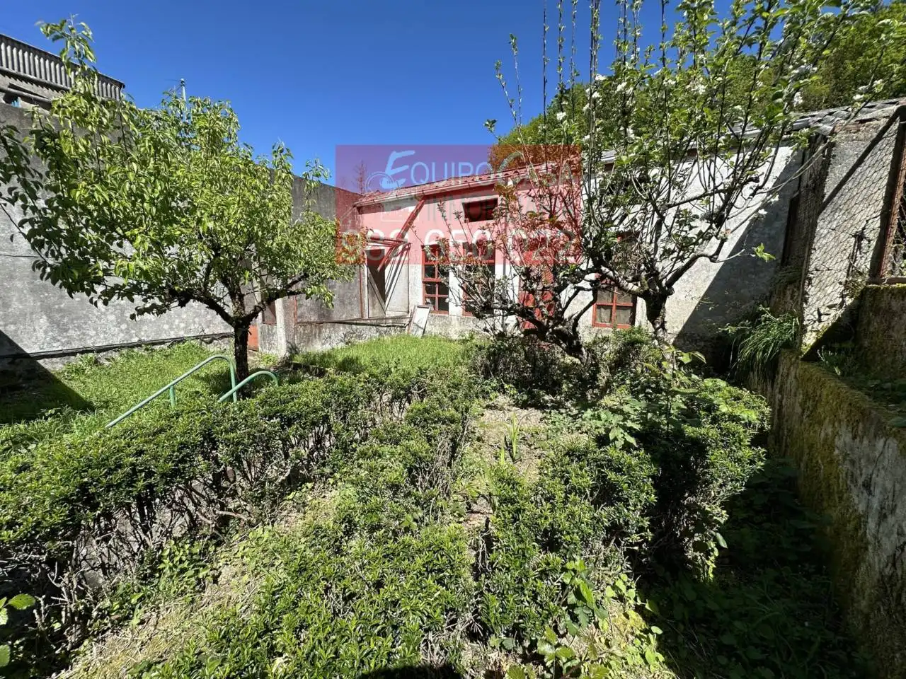Jardí de Casa adosada en venda en Palas de Rei amb Calefacció, Jardí privat i Parquet