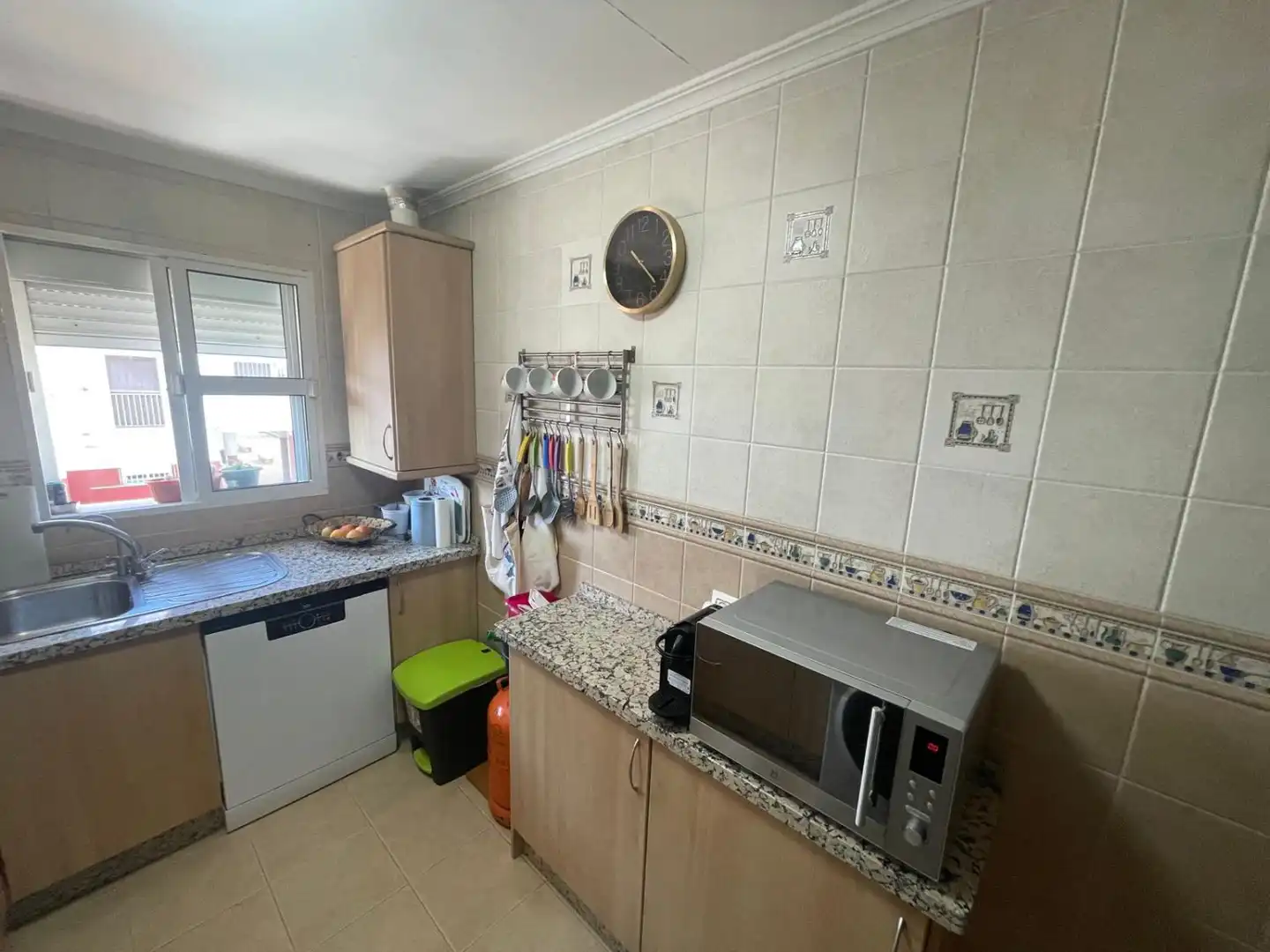 Cuina de Pis en venda en La Rinconada amb Aire condicionat i Terrassa