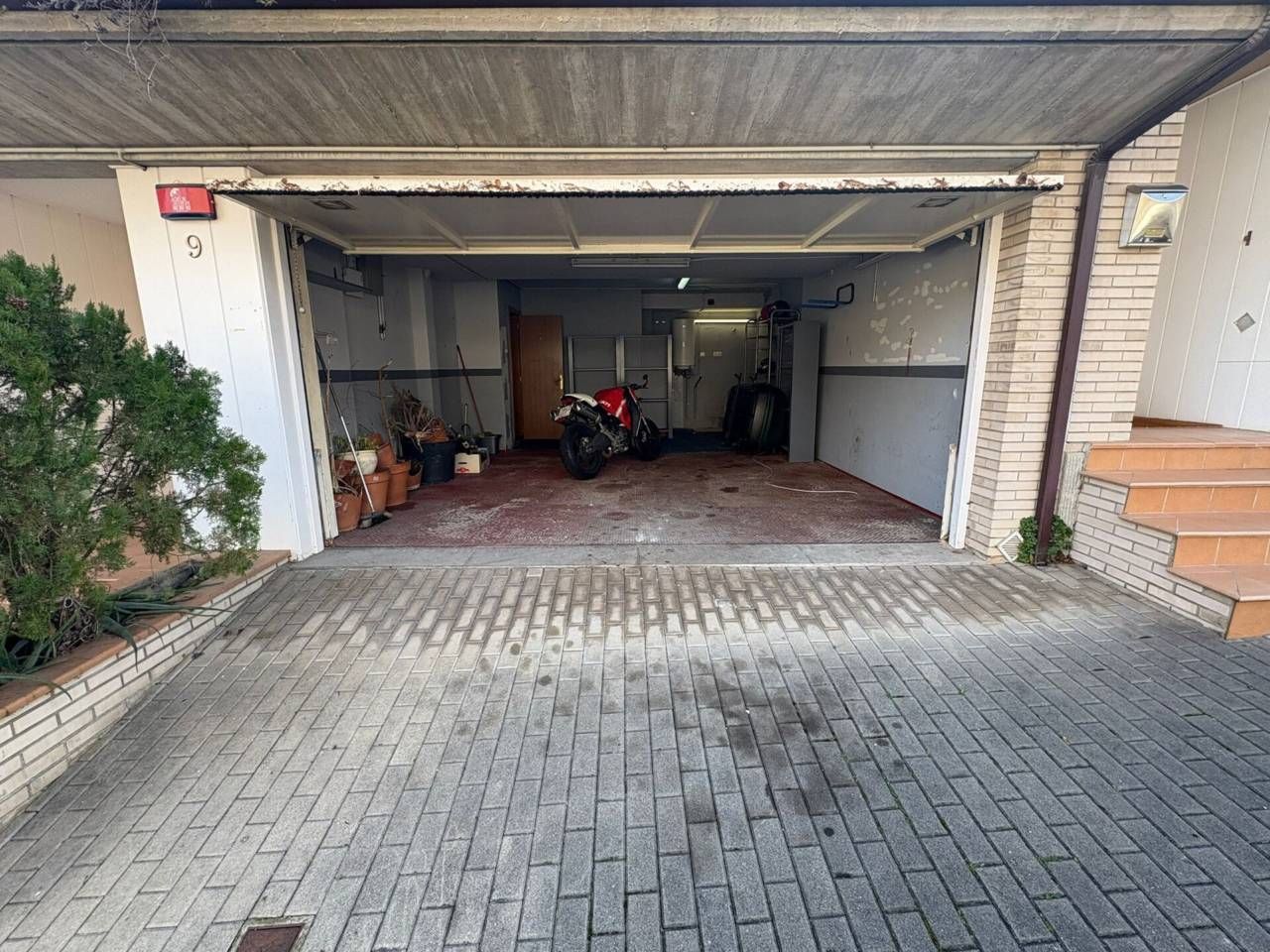 Aparcament de Casa adosada en venda en Sant Quirze del Vallès amb Aire condicionat, Calefacció i Jardí privat