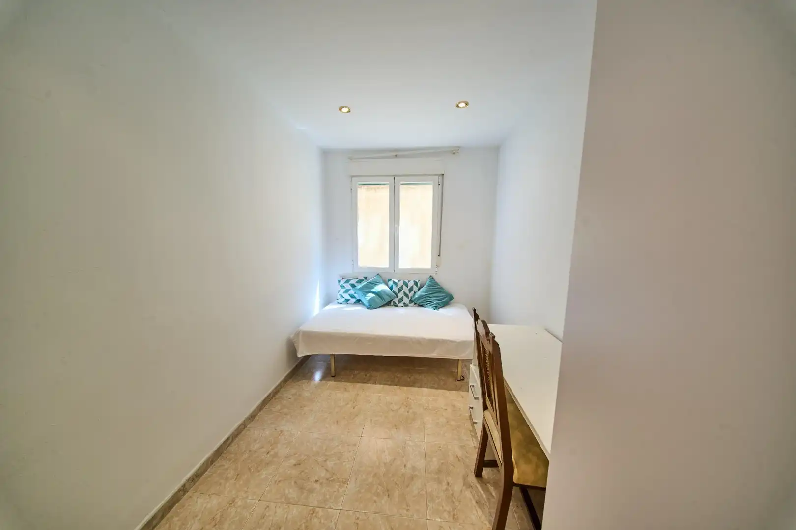 Bedroom of Flat for sale in Granada  with Air Conditioner and Balcony