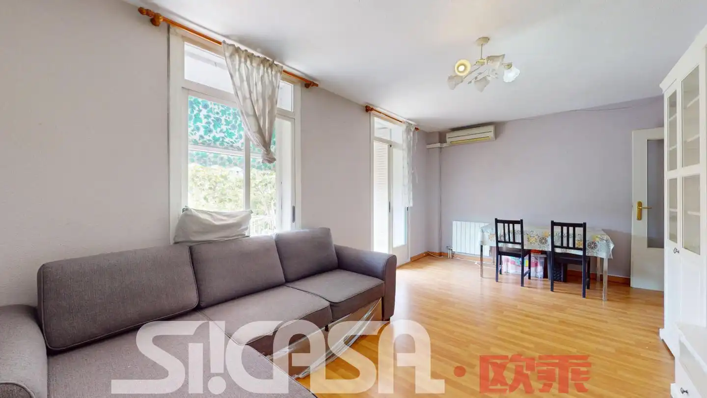 Flat with lift for sale in Moratalaz