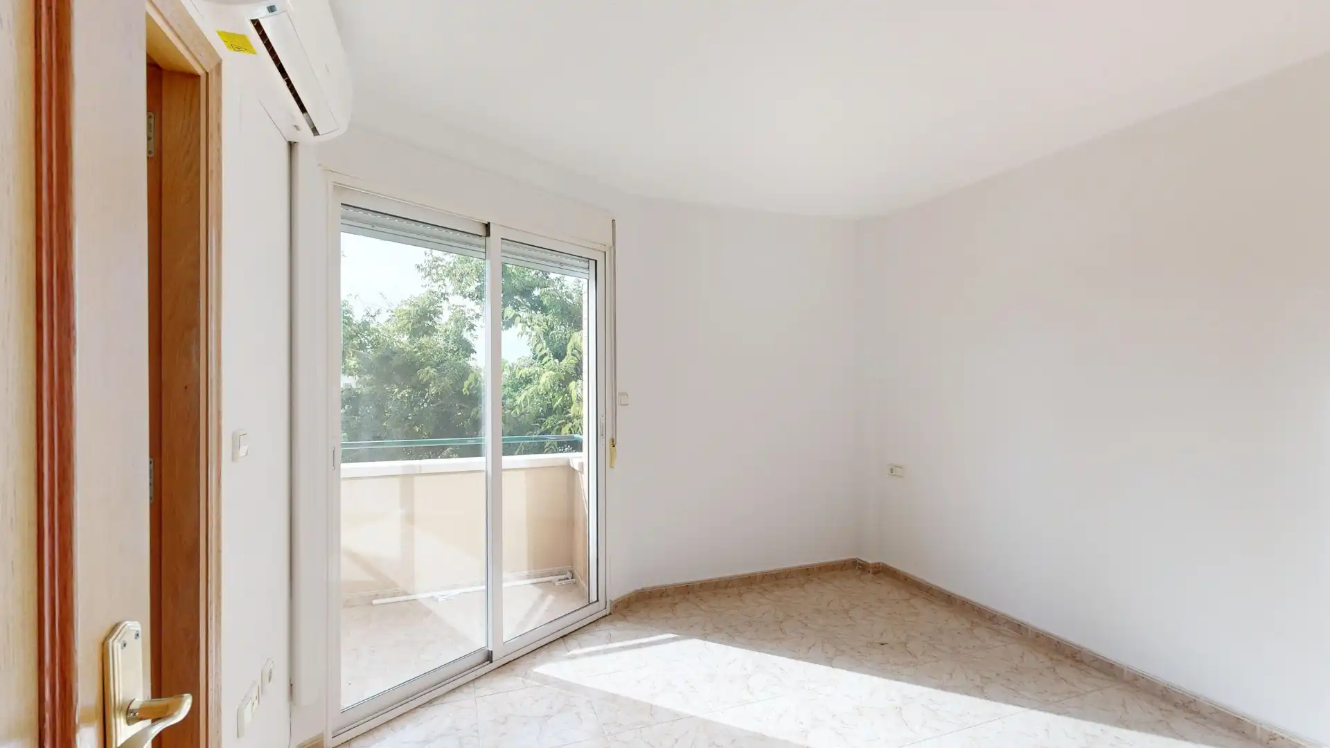 Habitación de Casa adosada en venta en Murcia con Aire acondicionado, Terraza y Trastero