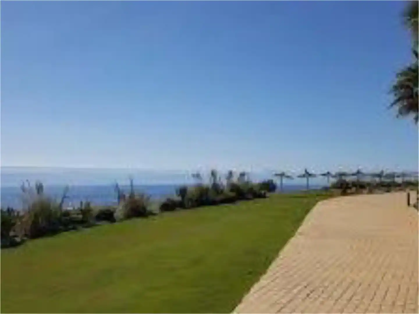 Jardín de Piso en venta en Estepona con Jardín privado, Trastero y Piscina