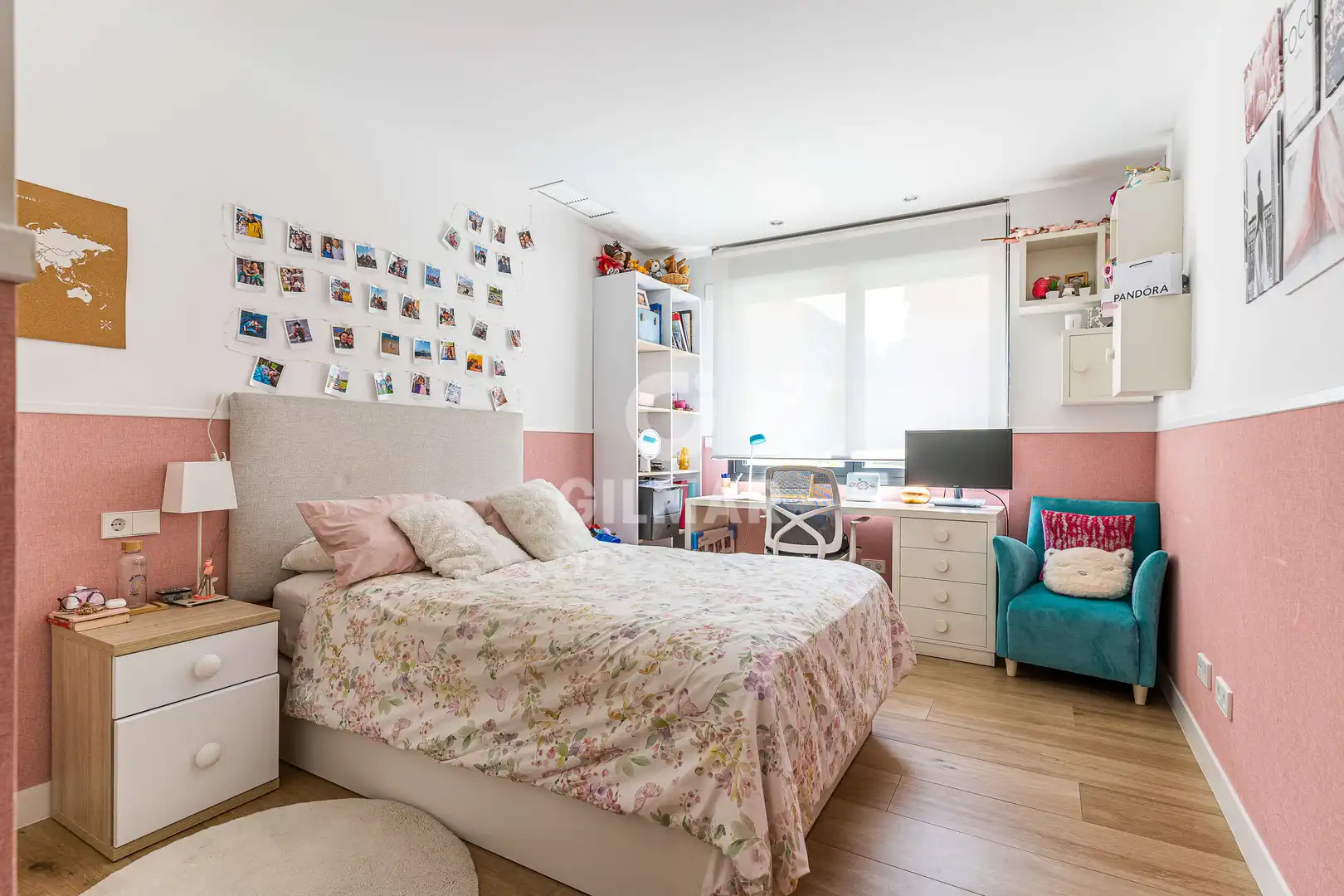 Schlafzimmer von Einfamilien-Reihenhaus zum Verkauf in Madrid mit Heizung, Privatgarten und Schwimmbad