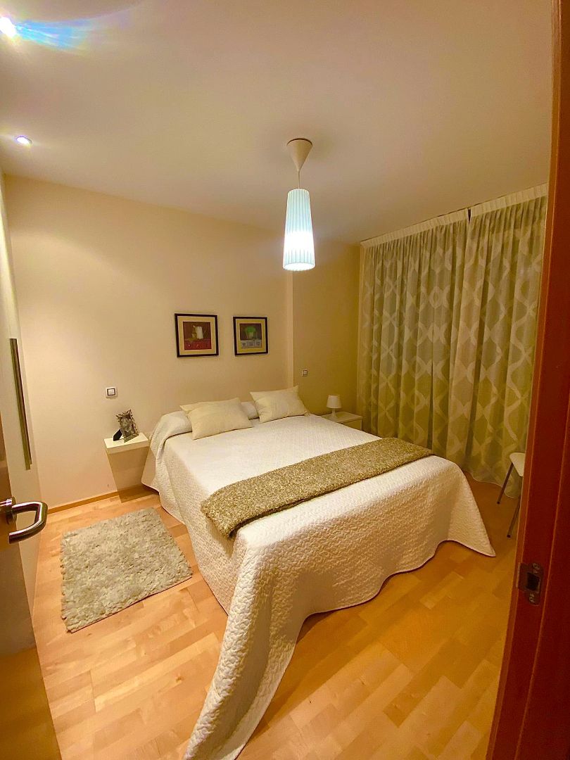 Habitación de Piso en venta en Torrelavega  con Calefacción, Parquet y Amueblado