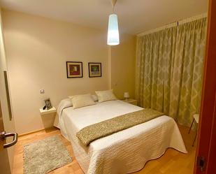 Dormitori de Pis en venda en Torrelavega  amb Calefacció, Parquet i Moblat