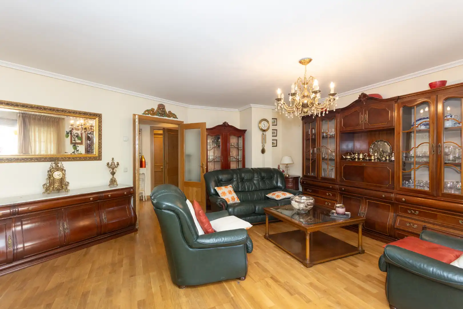 Living room of Flat for sale in Majadahonda  with Heating, Terrace and Storage room