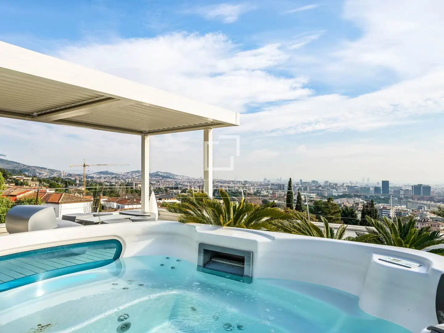 Terrassa de Casa o xalet en venda en Barcelona amb Aire condicionat, Calefacció i Jardí privat