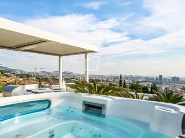 Villa con piscina in vendita a Les Corts