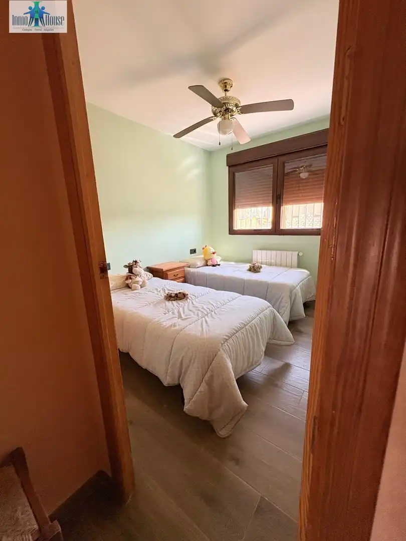 Dormitori de Casa o xalet en venda en Albacete amb Aire condicionat, Calefacció i Jardí privat