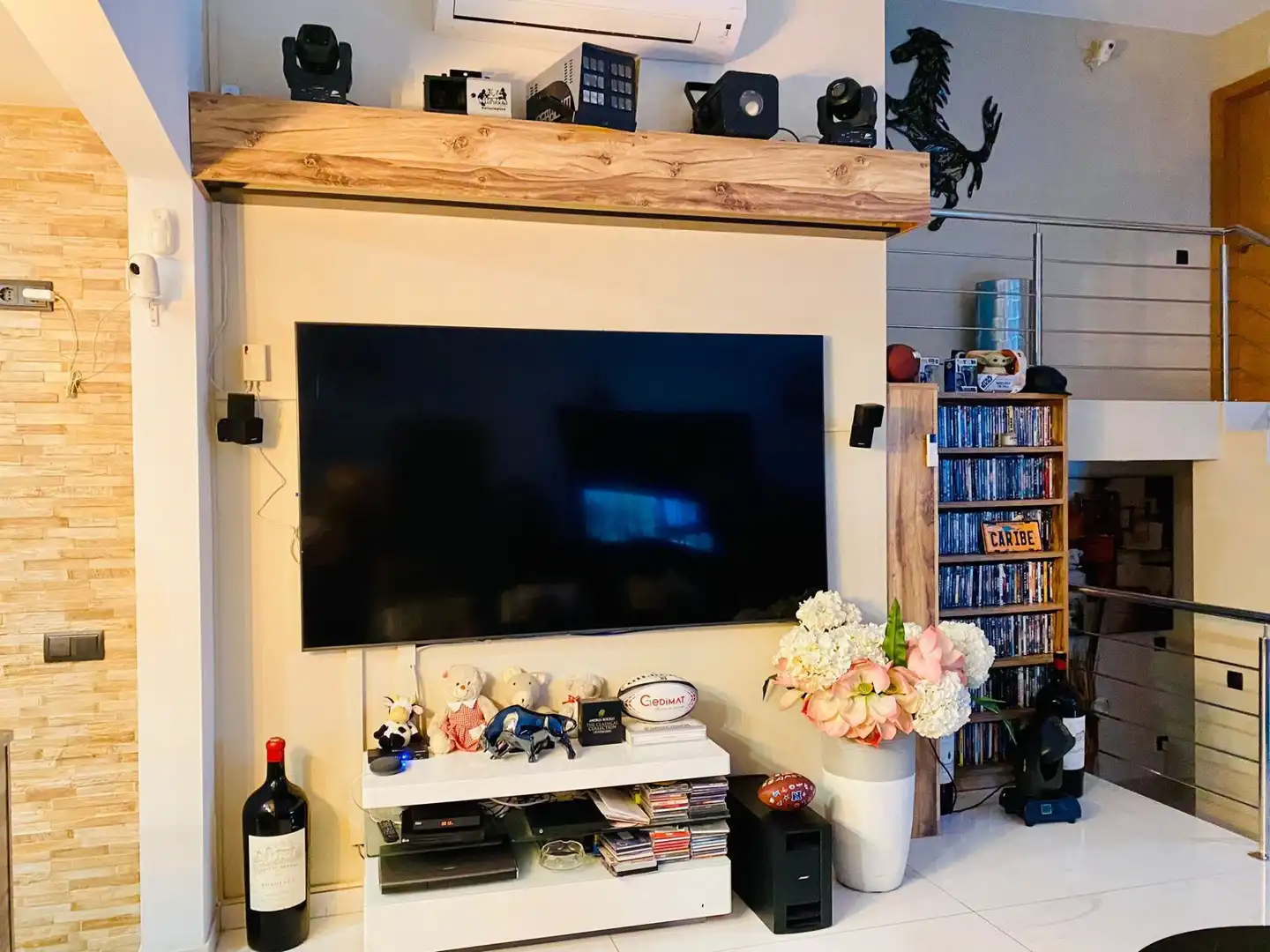 Sala d'estar de Casa adosada en venda en Empuriabrava amb Aire condicionat, Calefacció i Jardí privat