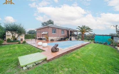 Garden of House or chalet for sale in Villanueva de la Cañada  with Air Conditioner, Heating and Oven
