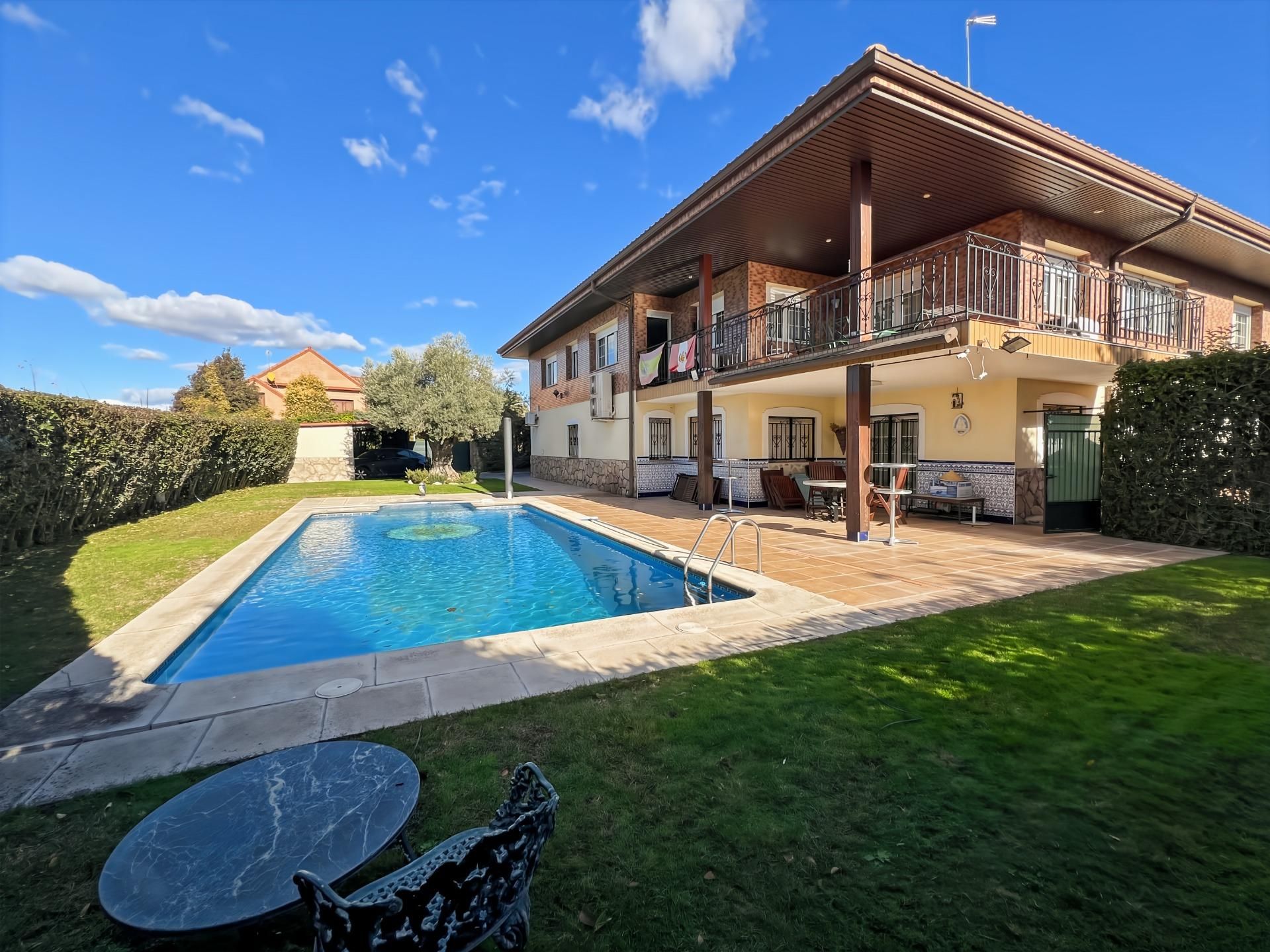 Jardí de Casa o xalet en venda en Majadahonda amb Aire condicionat, Jardí privat i Terrassa