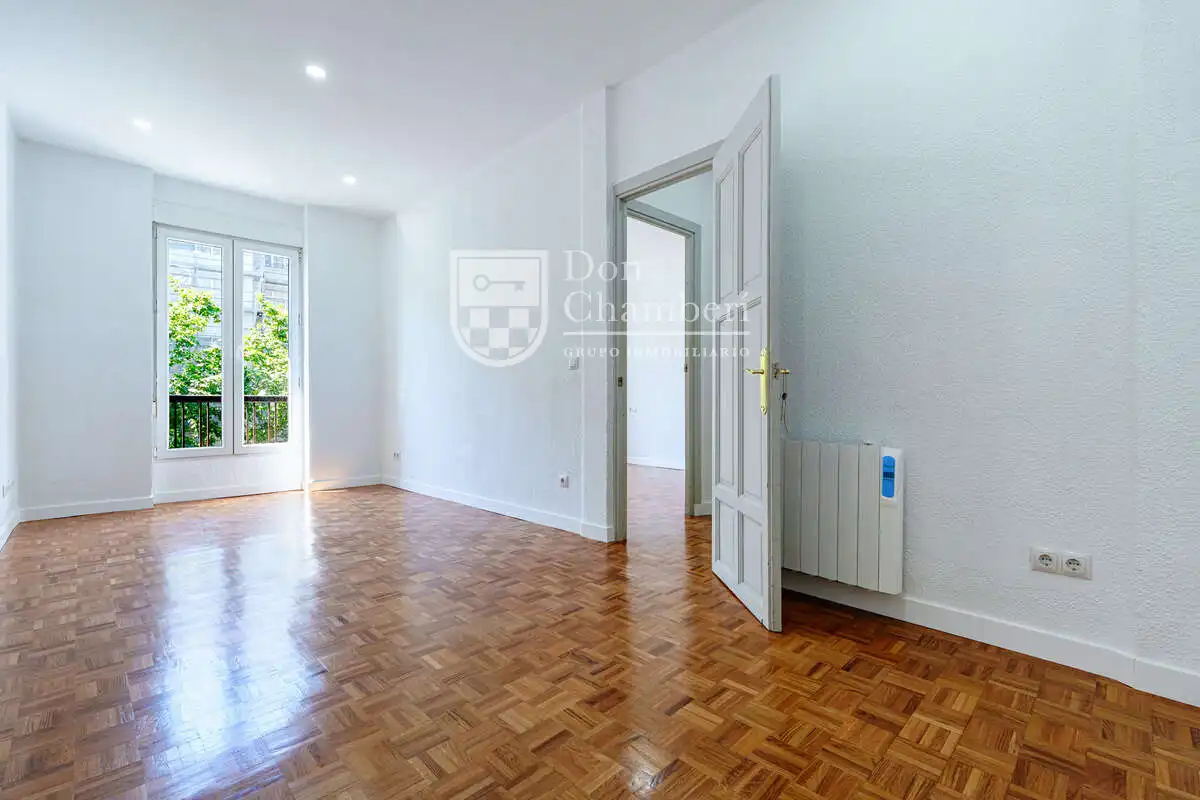 Schlafzimmer von Wohnung zur Miete in Madrid