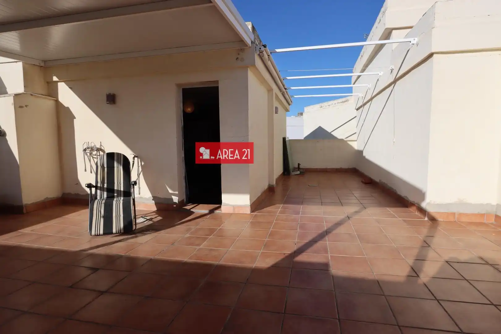 Terraza de Ático en venta en La Pobla de Vallbona con Aire acondicionado, Calefacción y Terraza