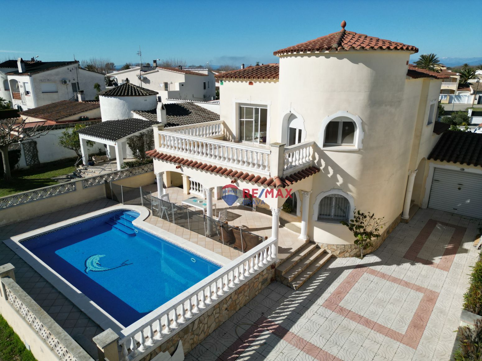 Vista exterior de Casa o xalet en venda en Empuriabrava amb Calefacció, Jardí privat i Terrassa