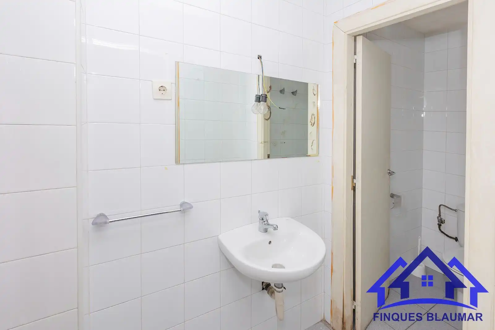 Badezimmer von Geschaftsraum zur Miete in Arenys de Mar
