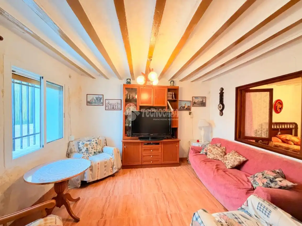 Wohnzimmer von Einfamilien-Reihenhaus zum Verkauf in Tembleque