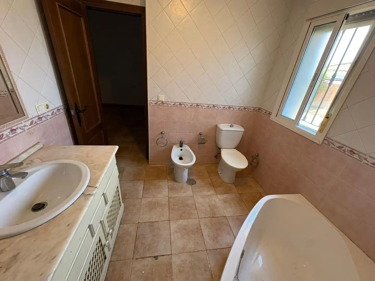 Bany de Casa o xalet en venda en Chiclana de la Frontera amb Jardí privat