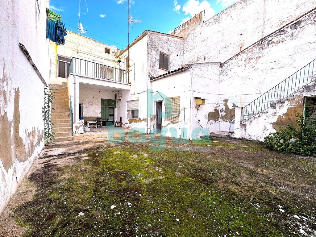 Exterior view of House or chalet for sale in Almendralejo