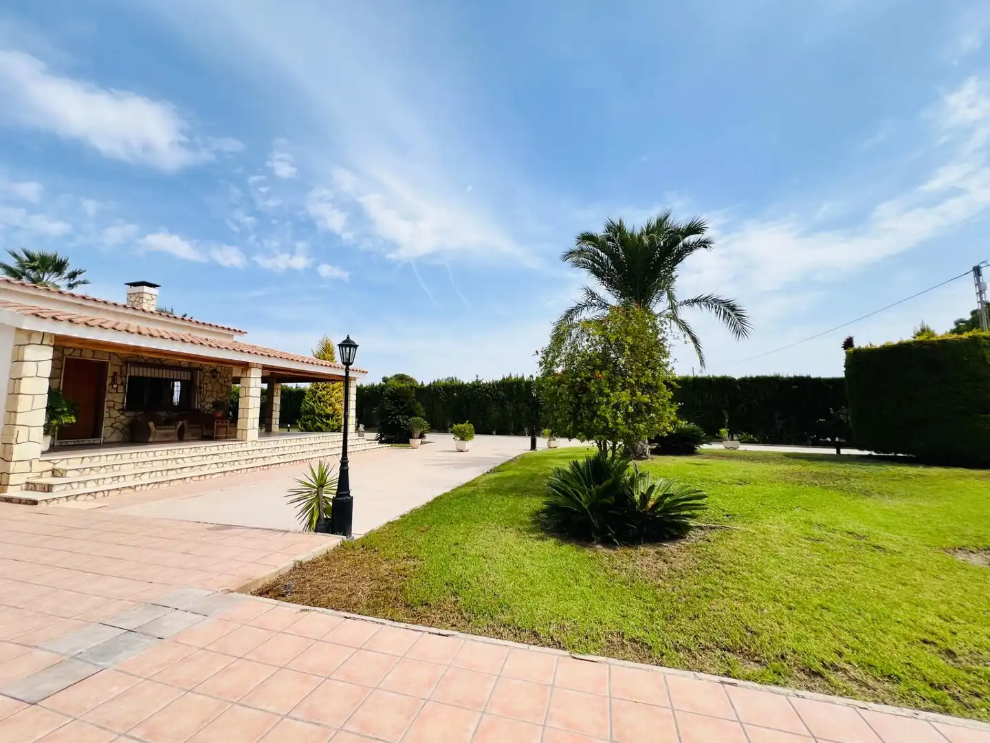 Vista exterior de Casa o xalet en venda en Elche / Elx amb Jardí privat, Terrassa i Traster