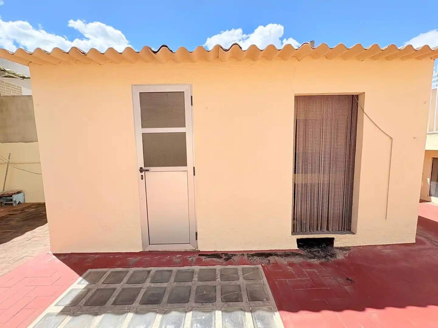 Vista exterior de Casa o xalet en venda en Alfafar amb Terrassa, Traster i Balcó
