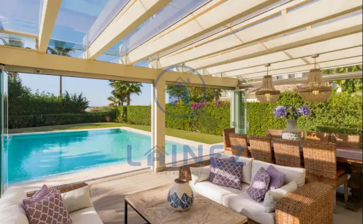 Jardí de Casa o xalet en venda en Marbella amb Aire condicionat, Jardí privat i Traster