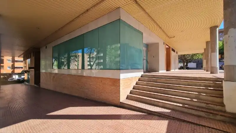 Business premises for sale in Calle de Vicente Aleixandre 4, imagen 2
