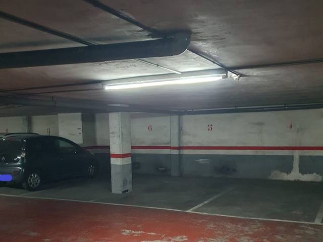 Garaje en Alquiler en Carrer de Puig i Valls, 22 en Sants-Badal