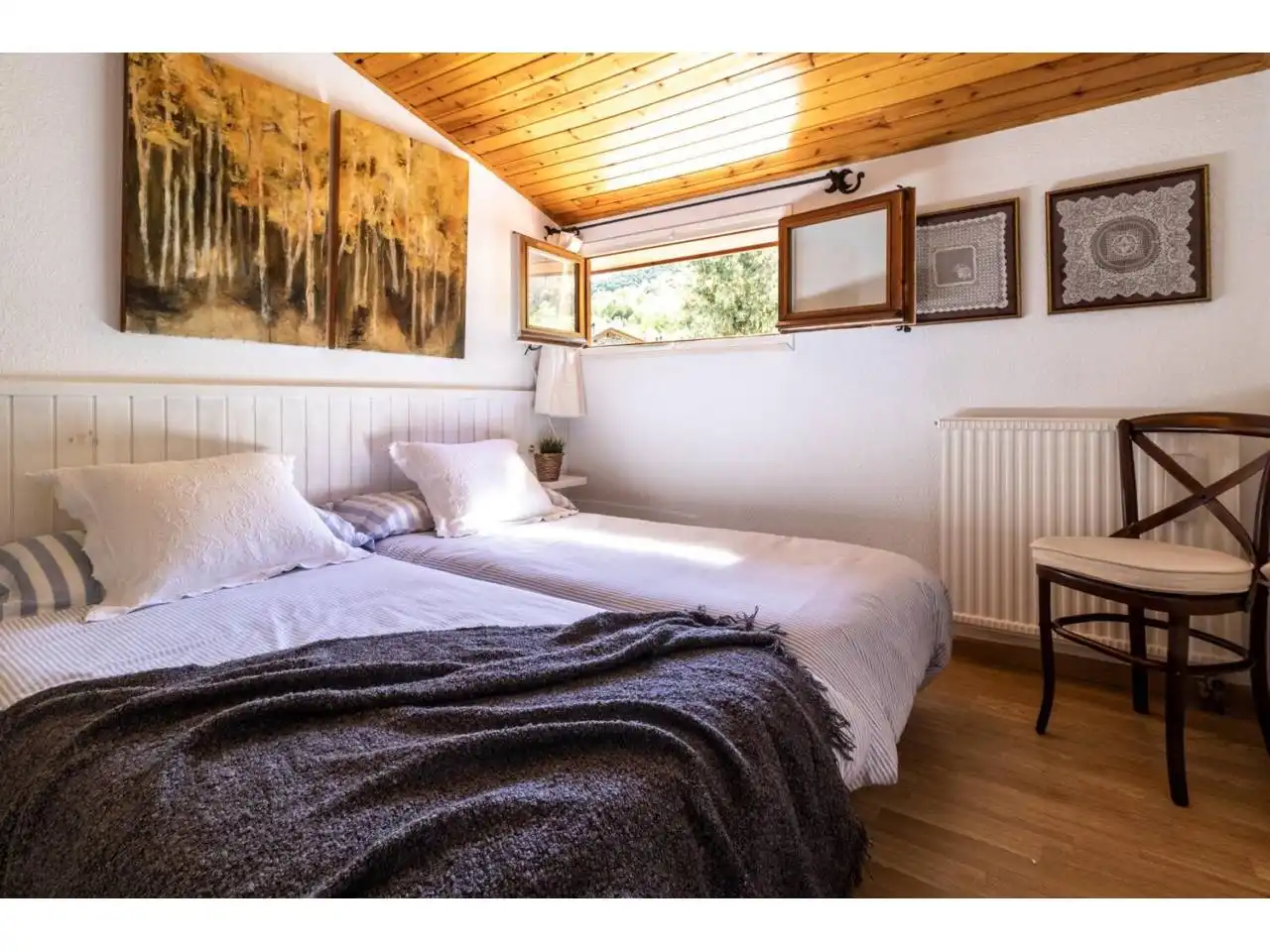 Dormitori de Àtic de lloguer en Alp amb Calefacció, Parquet i Moblat