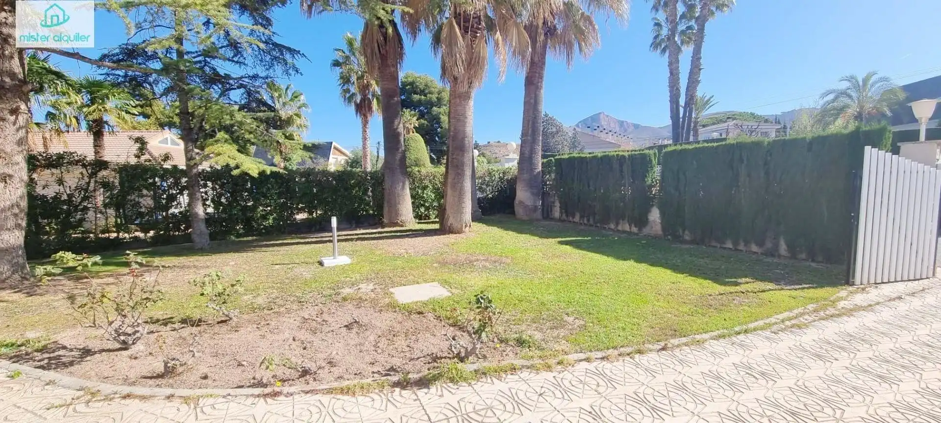 Detached house with terrace for sale in Calle Cíes 9, imagen 3