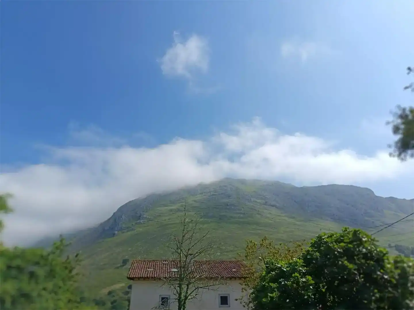 Vista exterior de Casa o chalet en venta en Llanes con Balcón